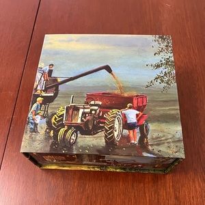 1000 piece puzzles - like new condition